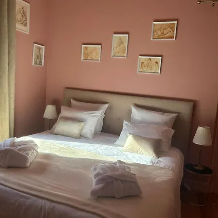 Moulin De Joumard, Gites, Et Table D'hotes De Charme , Jacuzzi, Sauna, Piscine Et Bain Nordique Etablissement 4 Etoiles 4* Aubazat