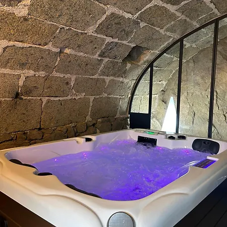 Moulin De Joumard, Gites, Et Table D'hotes De Charme , Jacuzzi, Sauna, Piscine Et Bain Nordique Etablissement 4 Etoiles Oda ve Kahvaltı