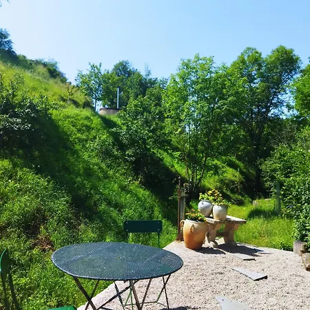 Nocleg ze śniadaniem Moulin De Joumard, Gites, Et Table D'hotes De Charme , Jacuzzi, Sauna, Piscine Et Bain Nordique Etablissement 4 Etoiles Aubazat