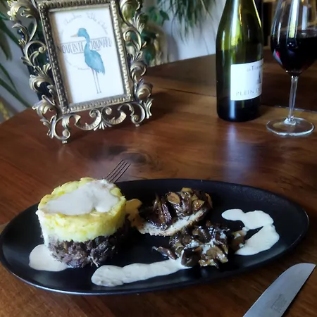 Moulin De Joumard, Gîtes, Et Table D'hôtes De Charme , Jacuzzi, Sauna, Piscine Et Bain Nordique Etablissement 4 étoiles Bed & Breakfast